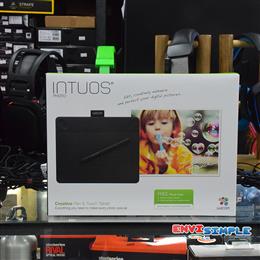 Intuos  Photo, Pen & Touch, Small (Black)